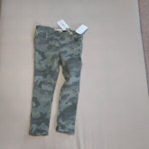 Cammo  Jeans with ripped knees